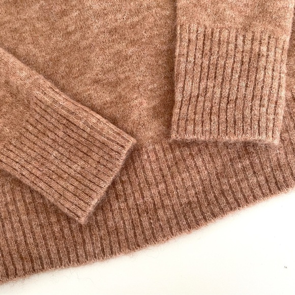 Aritzia Wilfred Free Faretta Off Shoulder Crow Neck Sweater - Picture 9 of 10